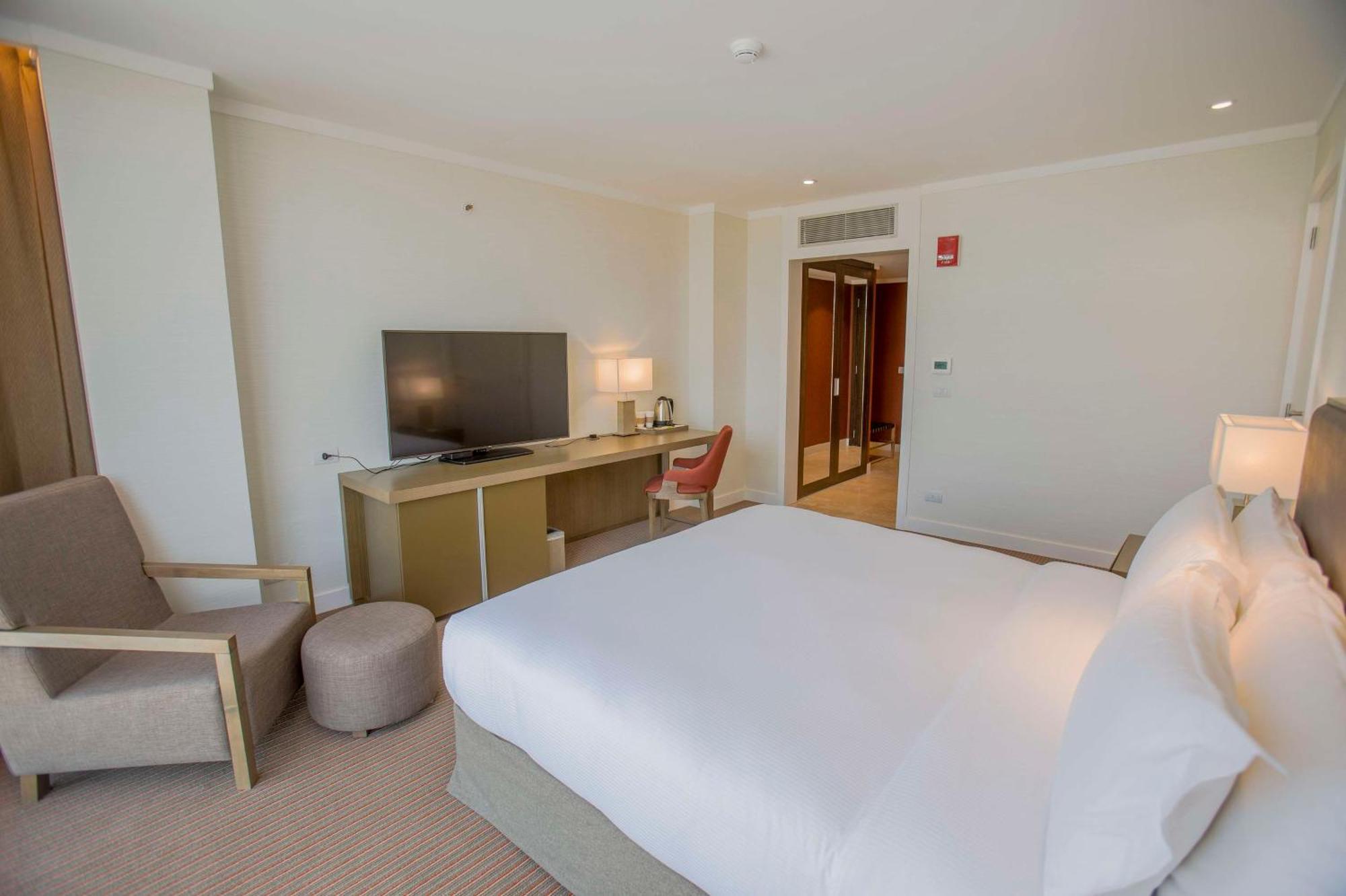 Hotel Hilton Pilar Esterno foto